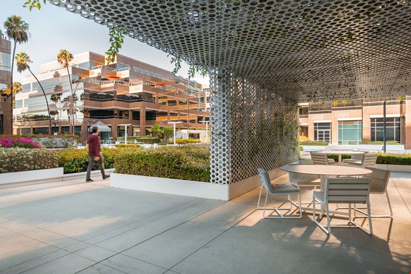 Wilshire Courtyard Coworking